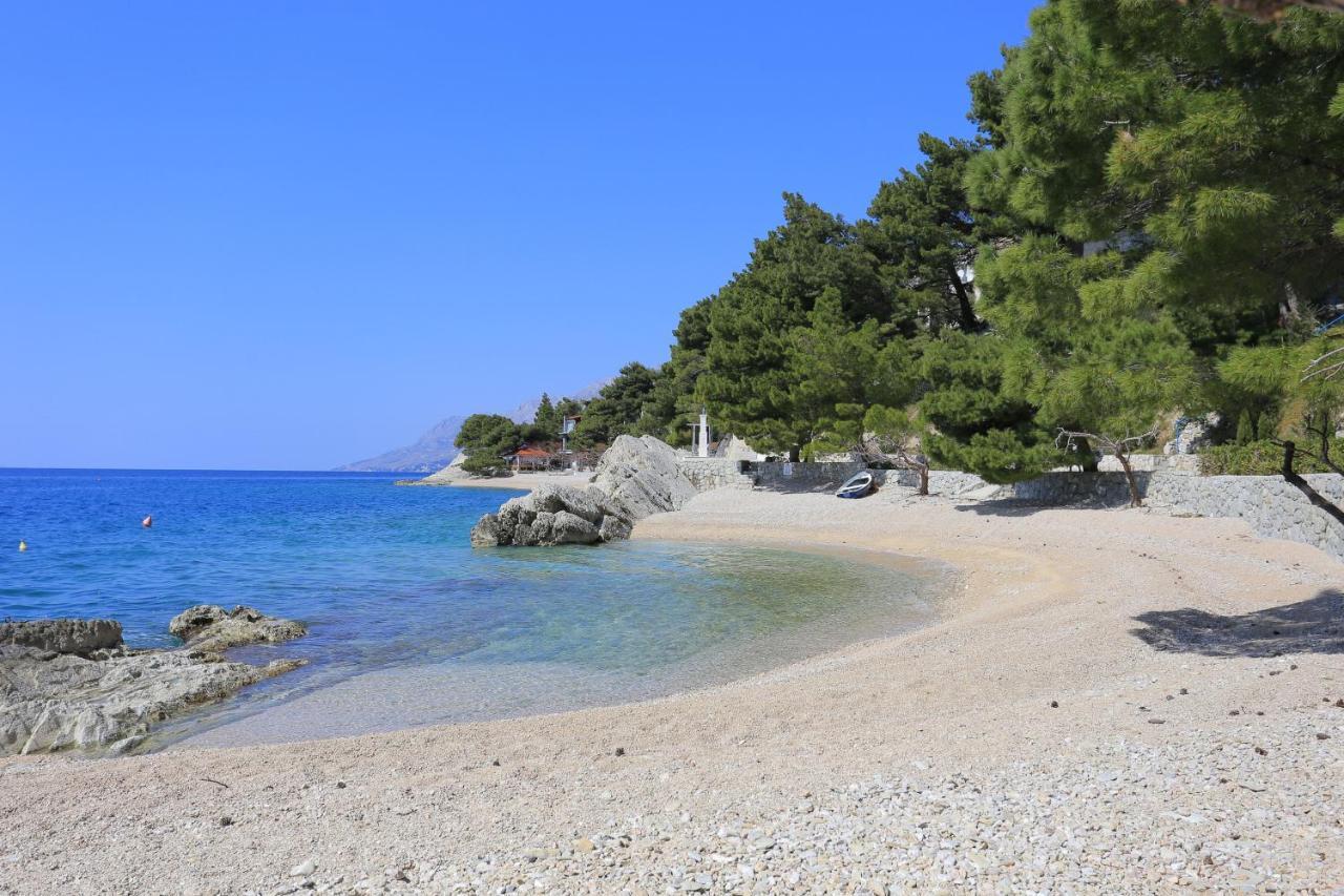 Apartments With A Parking Space Brela, Makarska - 11687 Esterno foto