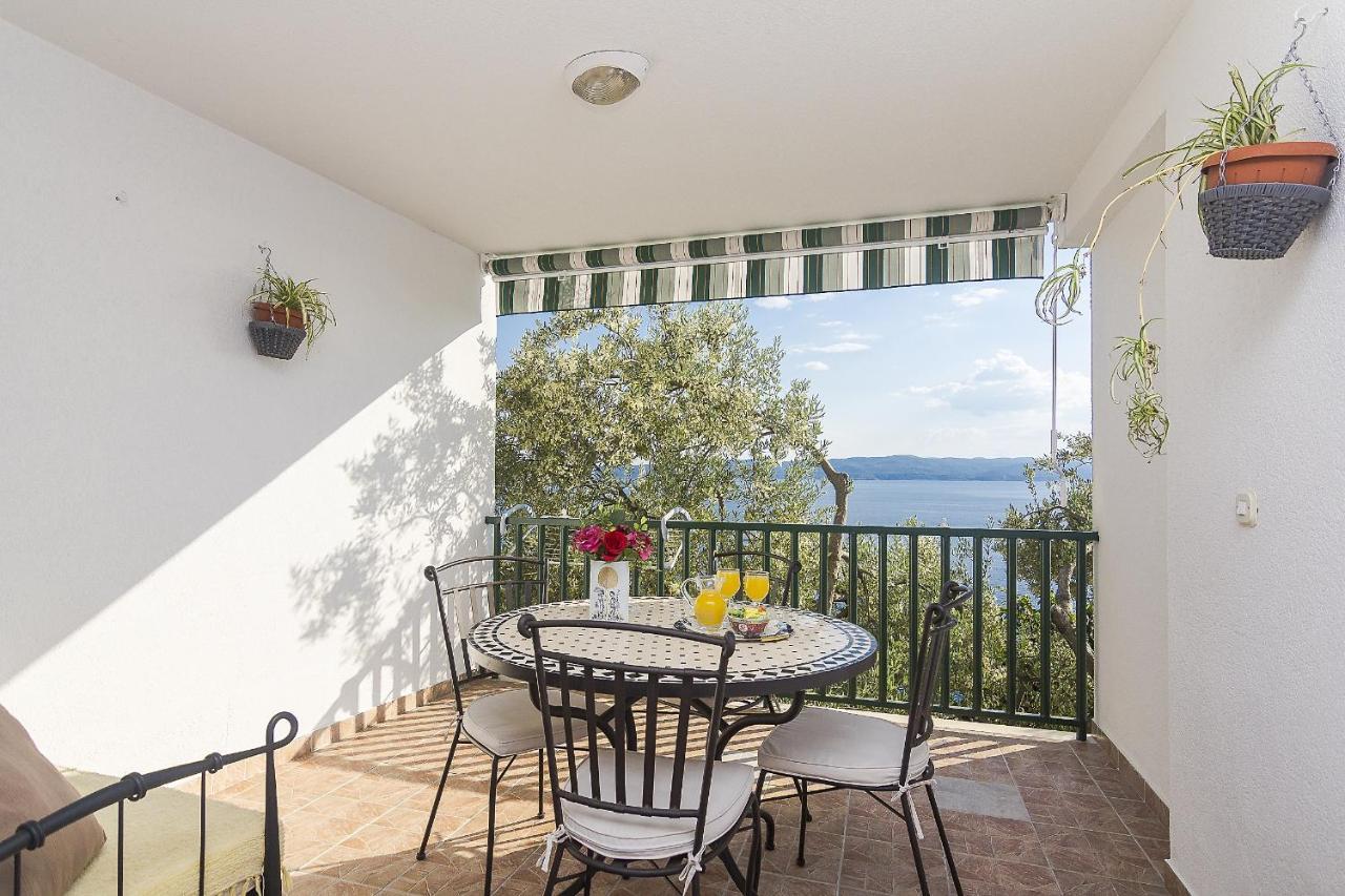 Apartments With A Parking Space Brela, Makarska - 11687 Esterno foto