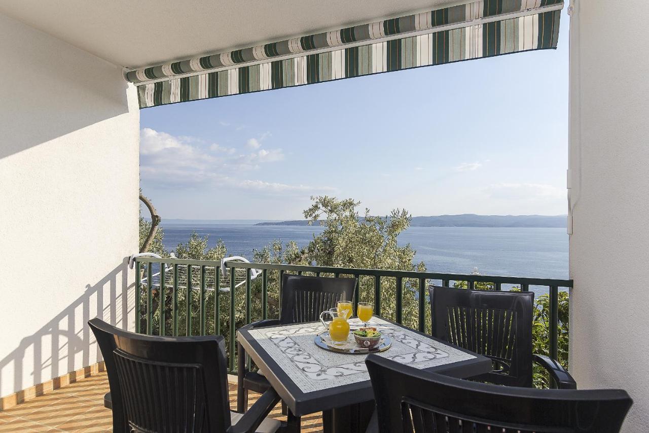 Apartments With A Parking Space Brela, Makarska - 11687 Esterno foto