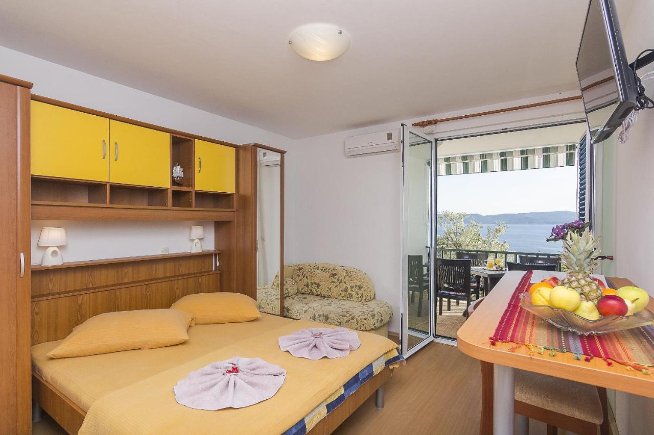 Apartments With A Parking Space Brela, Makarska - 11687 Esterno foto